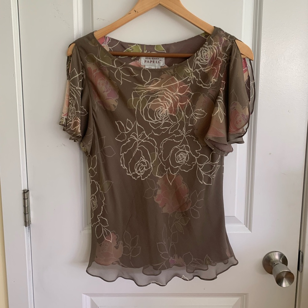 Adrianna Papell Top. Fluffy layered blouse with slit sleeves. Size 12.